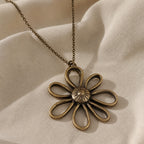 Vintage Muse Flower Necklace